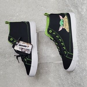 NWT Men's Star Wars Mandalorian High Tops - size 7